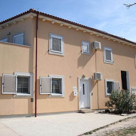 Apartments Pegla Нерезине Екстериор снимка