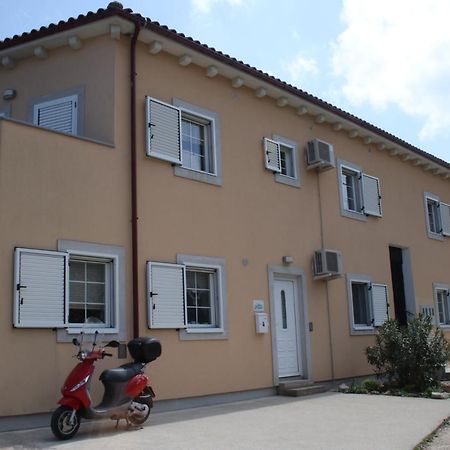 Apartments Pegla Нерезине Екстериор снимка