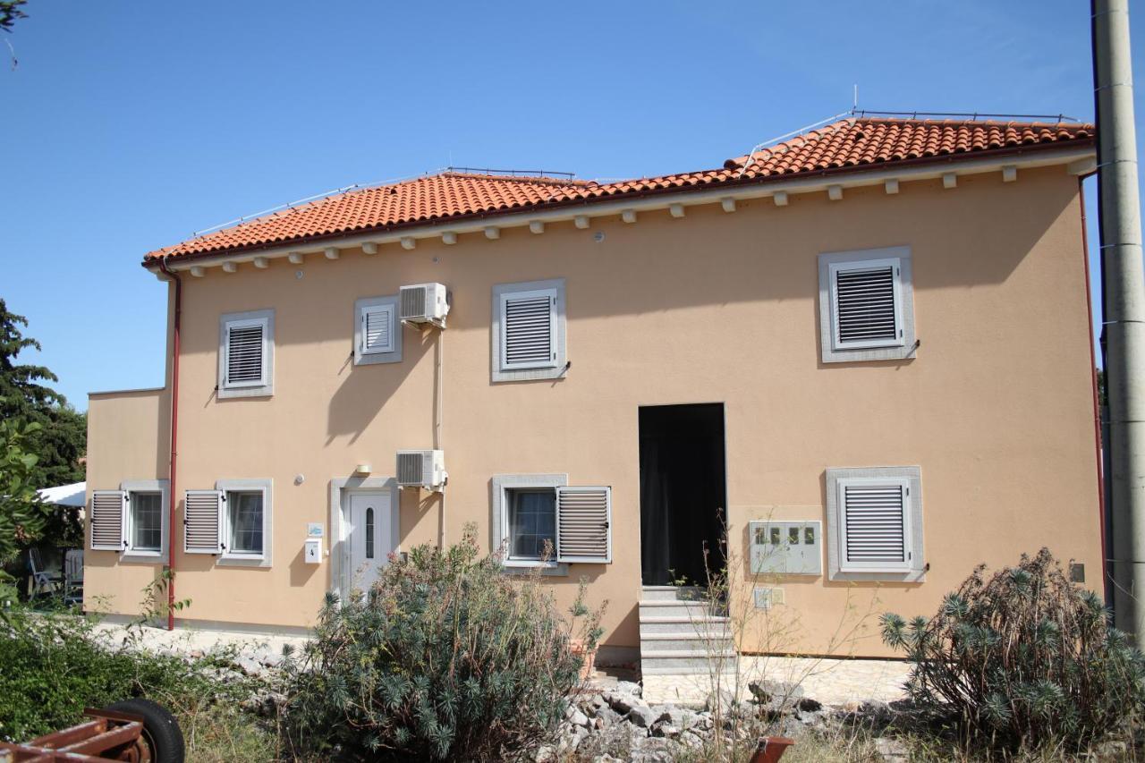 Apartments Pegla Нерезине Екстериор снимка