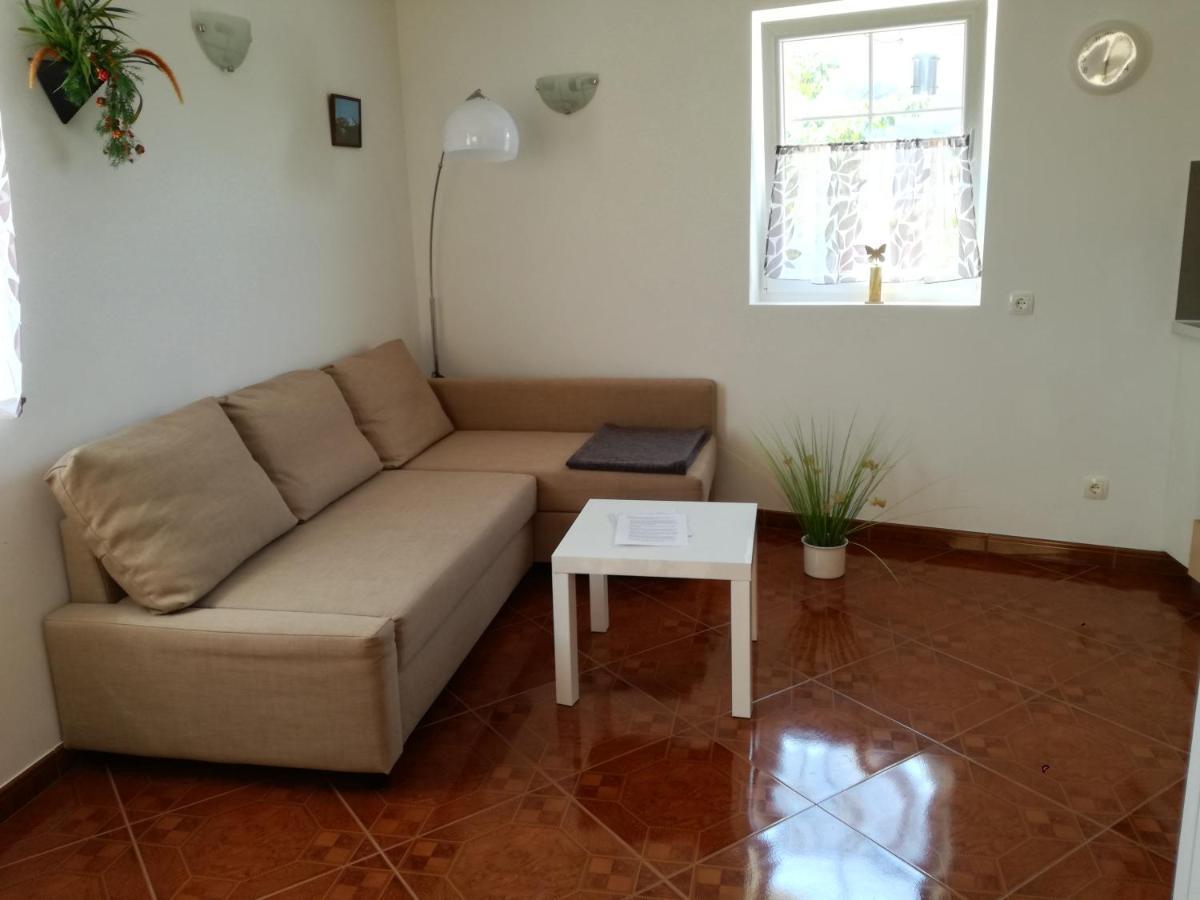 Apartments Pegla Нерезине Екстериор снимка