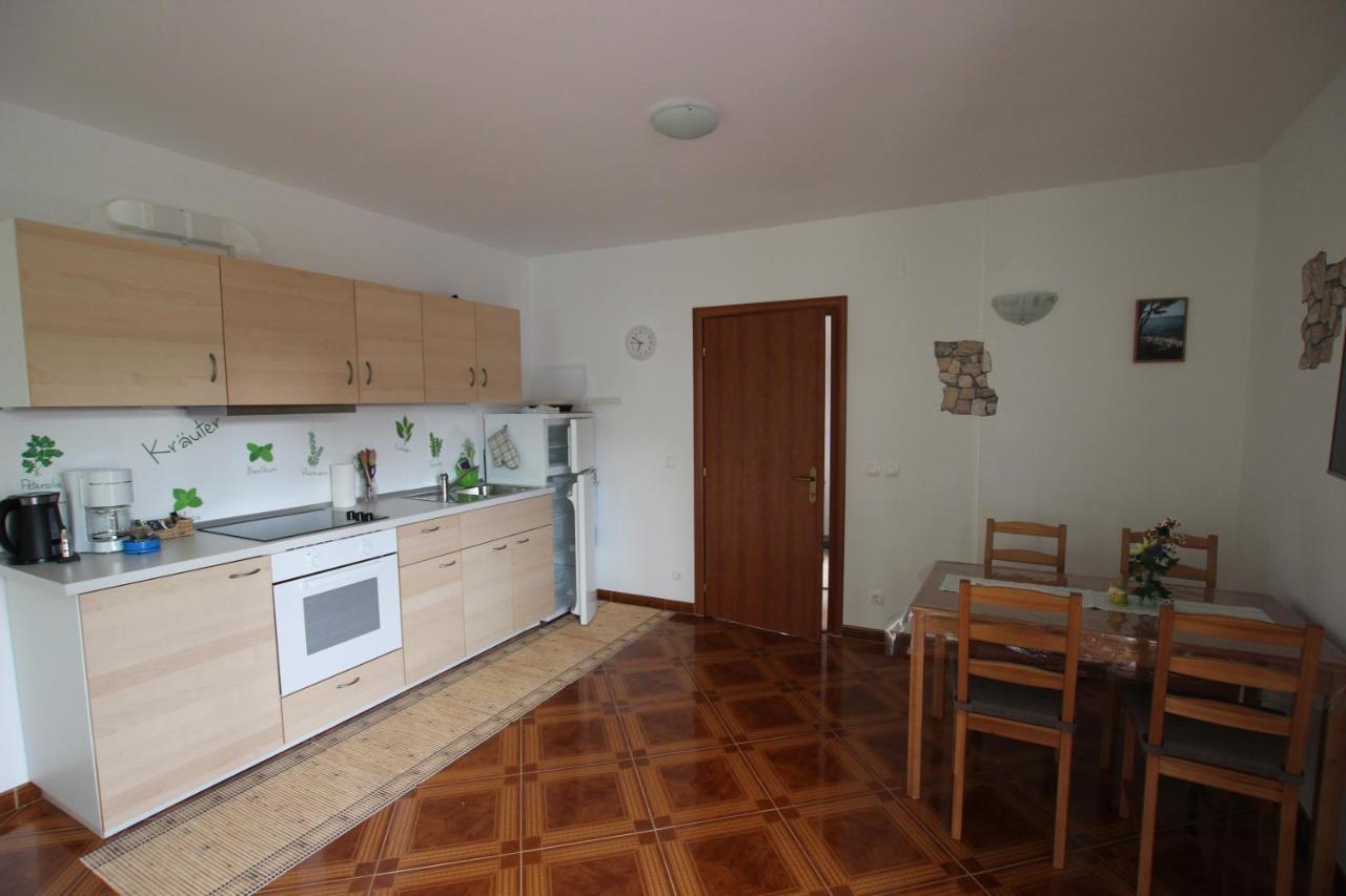 Apartments Pegla Нерезине Екстериор снимка