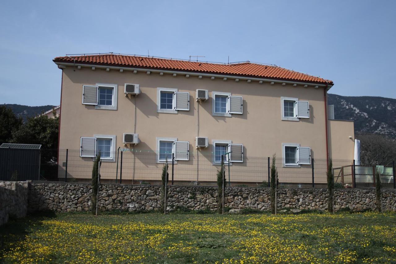 Apartments Pegla Нерезине Екстериор снимка