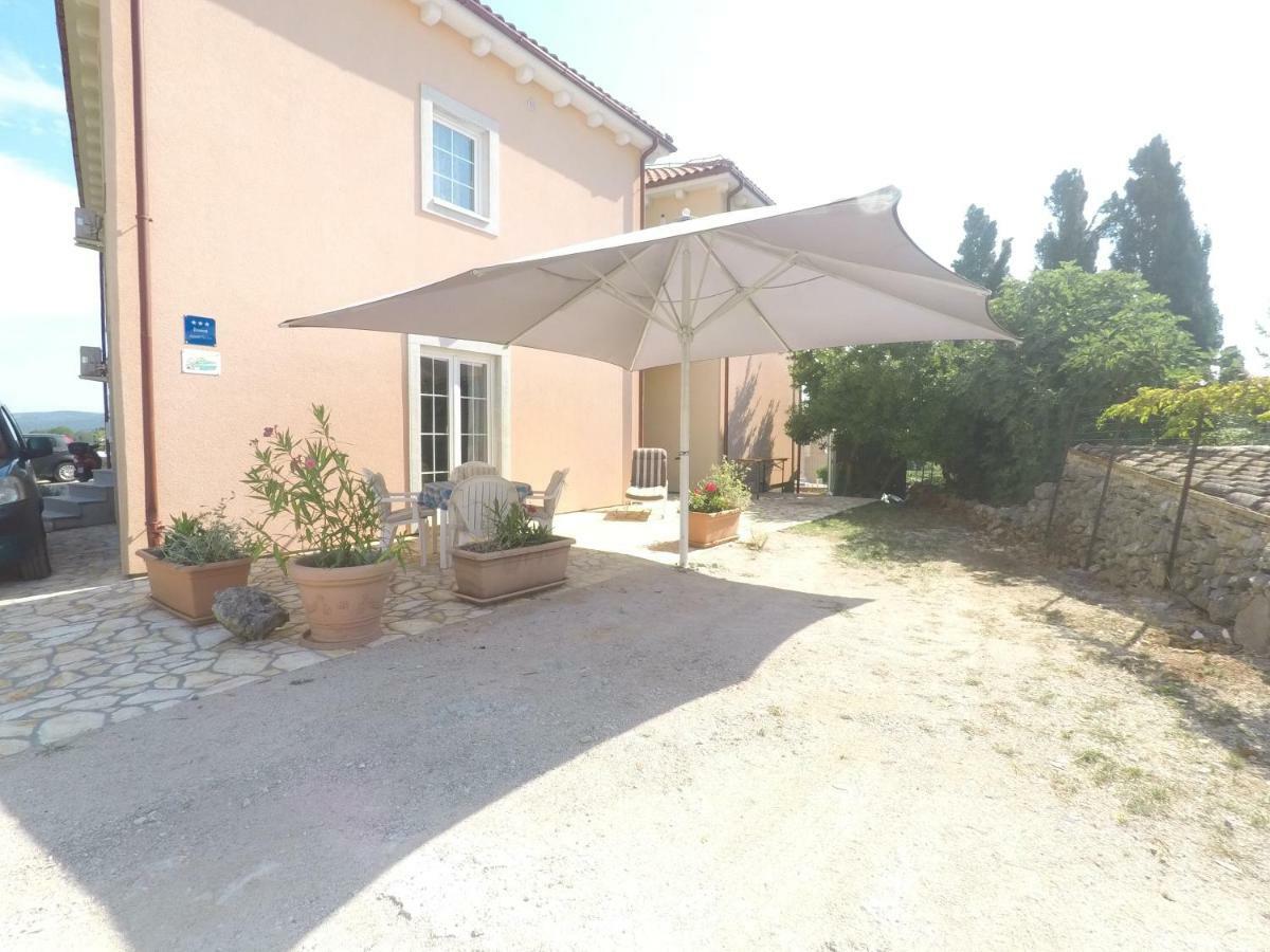 Apartments Pegla Нерезине Екстериор снимка
