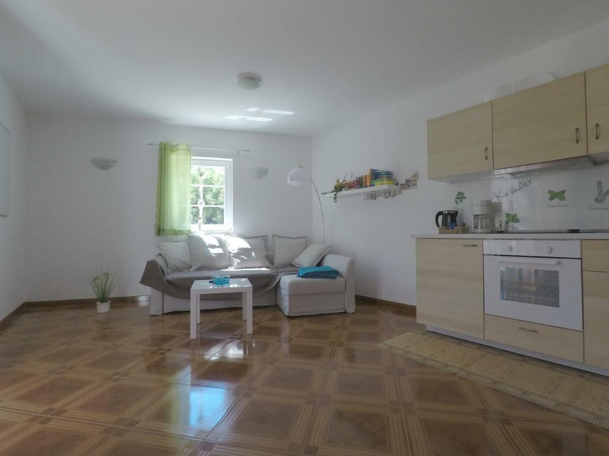 Apartments Pegla Нерезине Екстериор снимка
