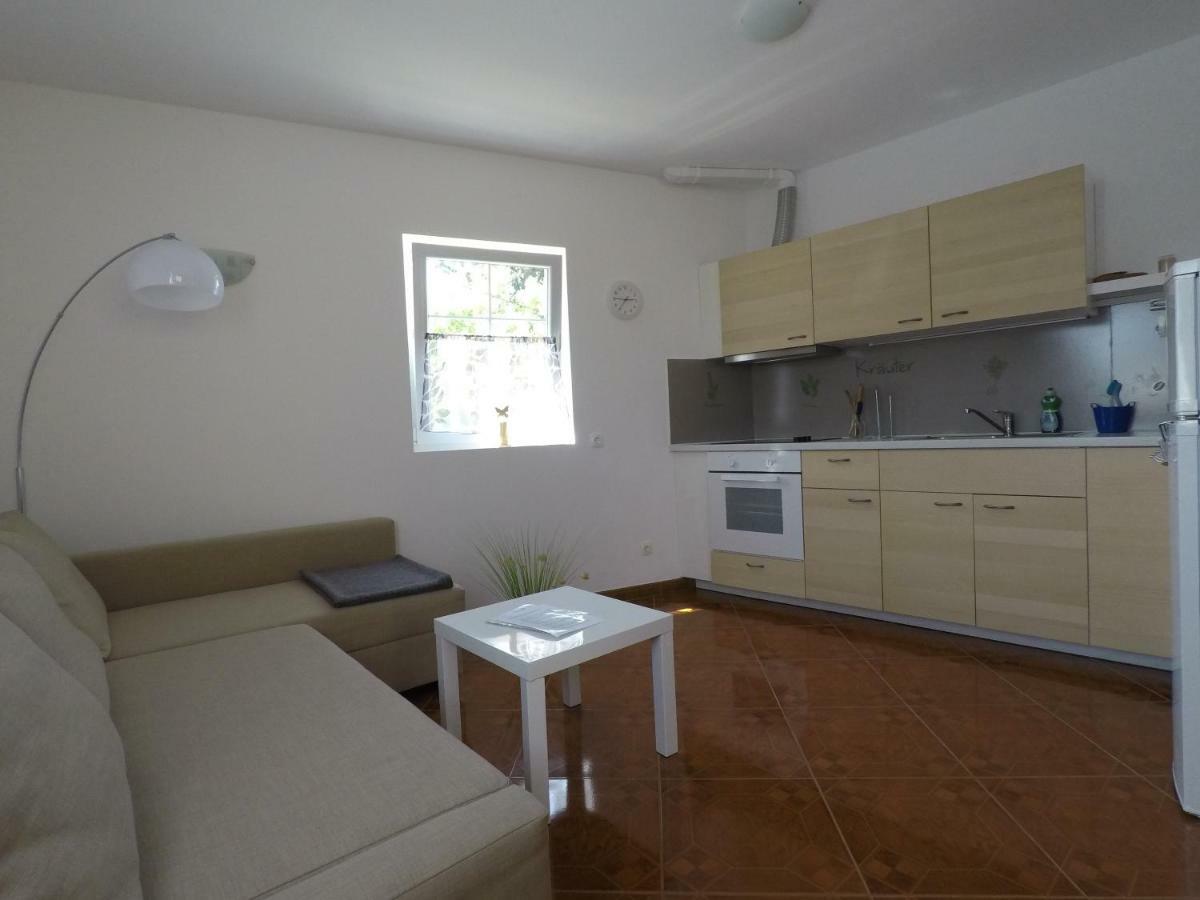 Apartments Pegla Нерезине Екстериор снимка